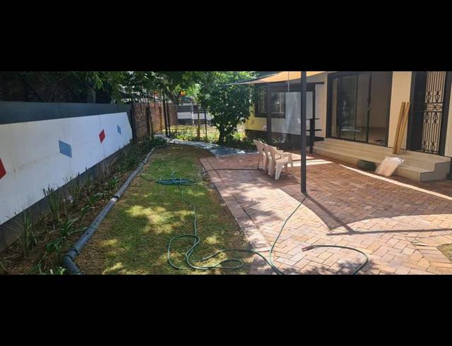 BUSINESS PROPERTY TO RENT IN LIBRADENE